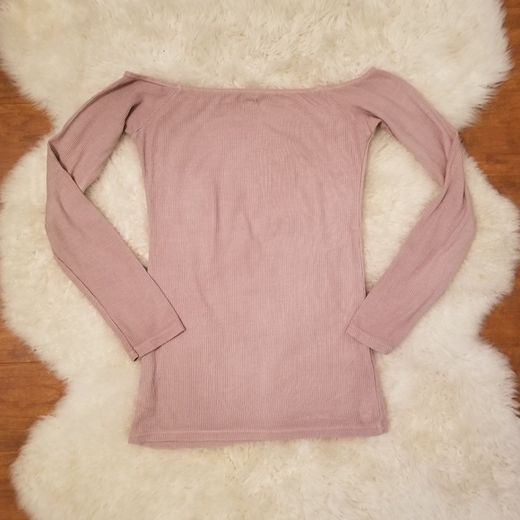 American Eagle Outfitters Tops - American Eagle Blush Off Shoulder Top One Size